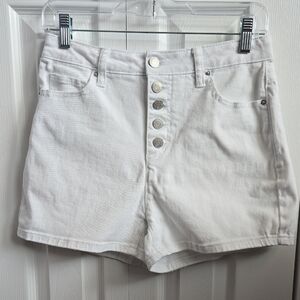 Time and Tru | High Rise Shorts White